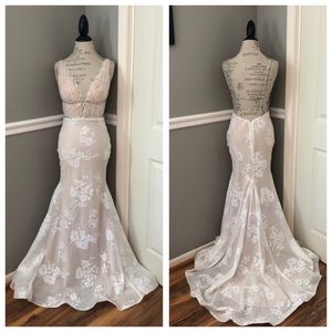 NEW JOVANI SZ 4 IVORY NUDE ILLUSION LACE BEADED FORMAL EVENING GOWN